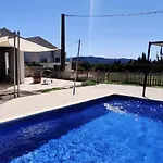 Superbe 35 M2, Piscine, 2 Pieces, Calme, Parking Prive, Jardin, Pont Du Gard 10 Mn #1 Apartmán *