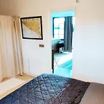Superbe 35 M2, Piscine, 2 Pieces, Calme, Parking Prive, Jardin, Pont Du Gard 10 Mn #1 Apartmán