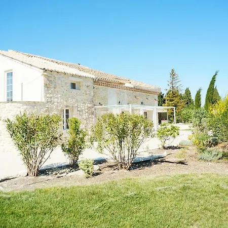 Superbe 35 M2, Piscine, 2 Pieces, Calme, Parking Prive, Jardin, Pont Du Gard 10 Mn #1 *