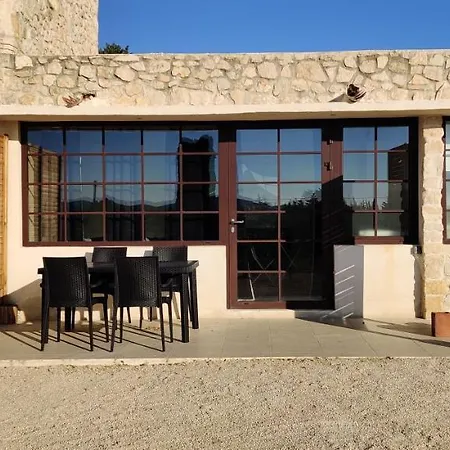 Superbe 35 M2, Piscine, 2 Pieces, Calme, Parking Prive, Jardin, Pont Du Gard 10 Mn #1 Apartmán Rochefort-du-Gard